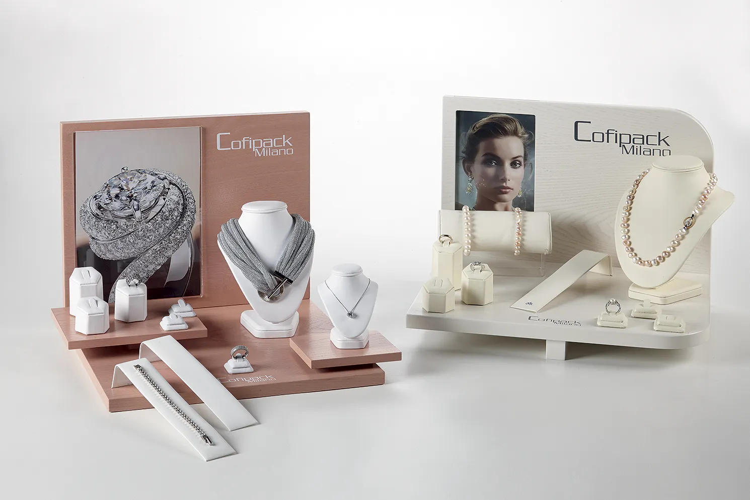 Espositore per gioielli realizzato da Cofipack Milano